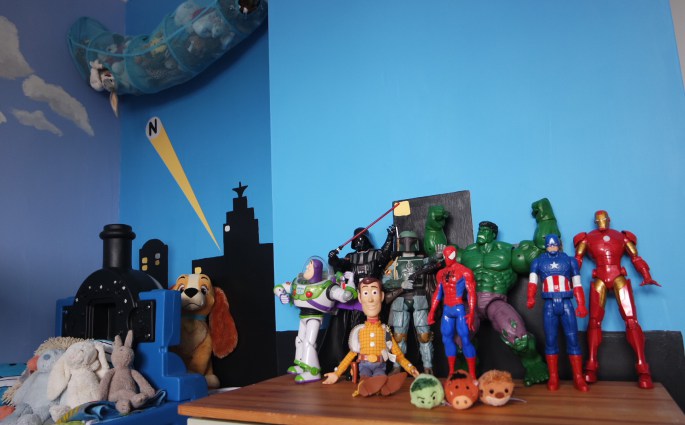 An easy Superhero theme for a little boys bedroom