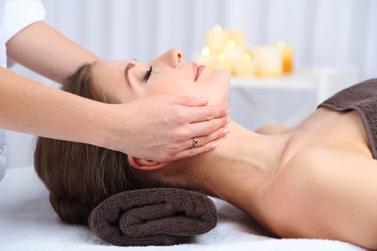 5 Indisputable benefits of regular massage sessions