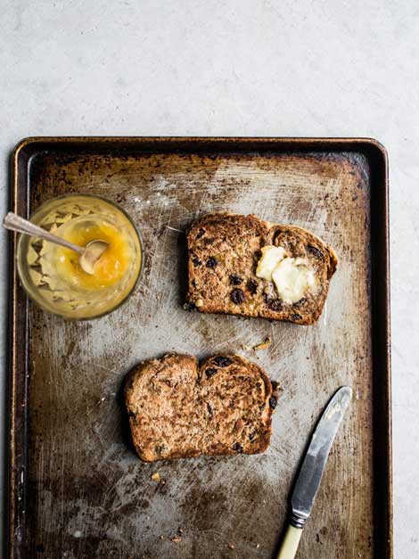 #Recipe – Rye hot cross bun loaf