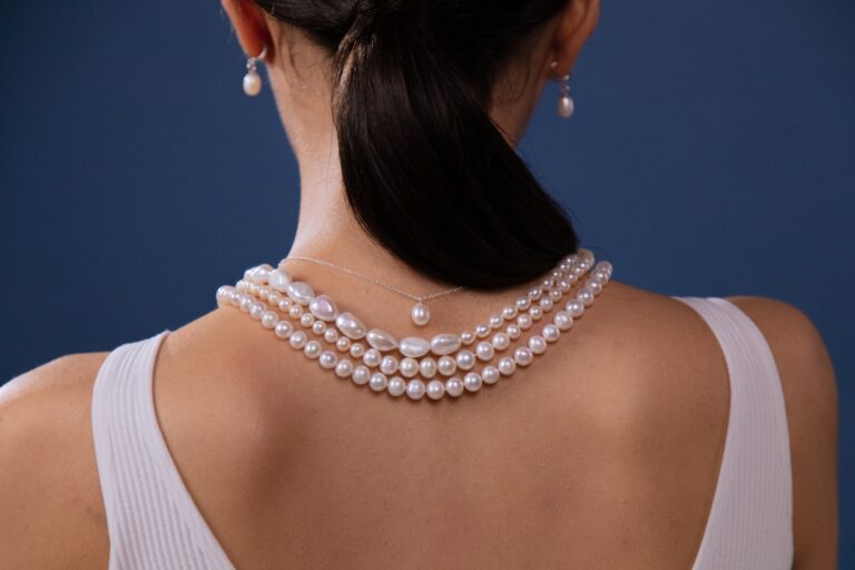 Styling tips for wearing diverse pearl jewellery sets